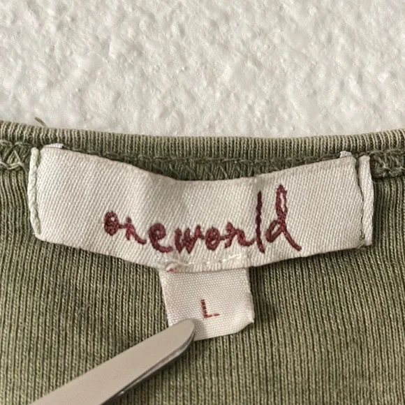 Y2K 2000s Grunge One World Fitted Shirt Women’s L Green Graphic Print Faded Soft - Picture 2 of 13